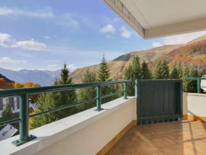 balkon z widokiem na góry w obiekcie Studio Gourette, 1 pièce, 4 personnes - FR-1-400-49 w mieście Gourette