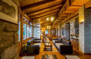 Posedenie v ubytovaní Pigi Tarlampa Hotel