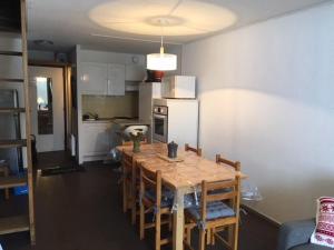 Kuchyň nebo kuchyňský kout v ubytování Appartement 2 pièces cabine, 6/7 pers, proche pistes, confort familial - FR-1-404-160