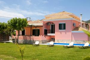 Gallery image of Anthemis Luxury Villas in Lygia