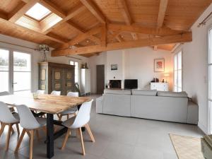 Φωτογραφία από το άλμπουμ του Charmante Maison avec Jardin, à Proximité du Centre des Portes-en-Ré, 3 Chambres, WIFI - FR-1-434-59 σε Les Portes +16 φωτογραφίες