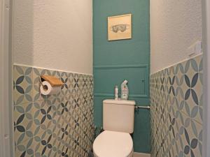 Vonios kambarys apgyvendinimo įstaigoje Appartement Montvalezan-La Rosière, 2 pièces, 5 personnes - FR-1-398-547