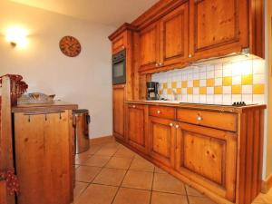 Appartement Montvalezan-La Rosière, 3 pièces, 6 personnes - FR-1-398-571にあるキッチンまたは簡易キッチン