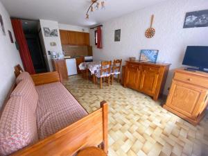 Svetainės erdvė apgyvendinimo įstaigoje Appartement La Clusaz, 2 pièces, 5 personnes - FR-1-459-88