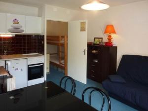 Dapur atau dapur kecil di Appartement Les Orres, 1 pièce, 4 personnes - FR-1-322-331