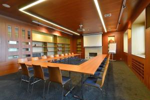 The business area and/or conference room at Park Holiday Congress & Wellness Hotel