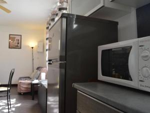 Dapur atau dapur kecil di Studio Climatisé à 200m des Plages, Centre-ville de Banyuls, 2 Couchages - FR-1-225C-25