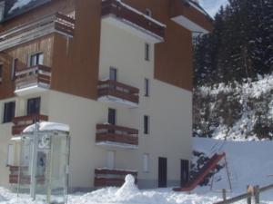 Το Studio 18m² pour 3 pers, proche pistes, animaux admis - FR-1-557A-18 τον χειμώνα +1 φωτογραφίες