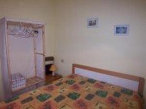 Un pat sau paturi într-o cameră la Appartement Saint-Lary-Soulan, 2 pièces, 6 personnes - FR-1-457-230
