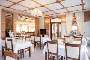 Restaurace v ubytování Rezort Sivý Kameň + 27 fotografií