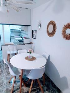 Kuchyň nebo kuchyňský kout v ubytování Apartamento coqueto