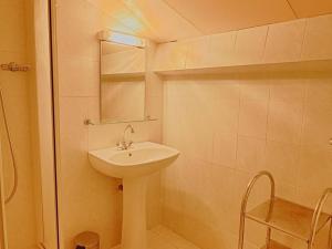 Koupelna v ubytování Appartement Calcatoggio, 3 pièces, 6 personnes - FR-1-61-548