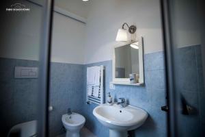 A bathroom at Ciuri Ciuri B&B Még 37 kép