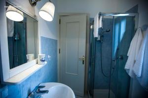 A bathroom at Ciuri Ciuri B&B
