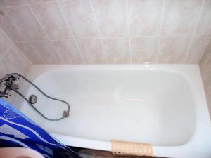 Koupelna v ubytování Charmant T2 avec terrasse, parking et cave - 4 pers, proche randonnées et ski fond - FR-1-573-43