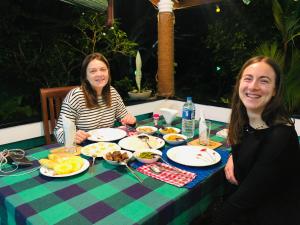 Makanan di atau berdekatan lodge
