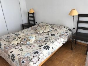 Llit o llits en una habitació de Appartement Le Barcarès, 3 pièces, 6 personnes - FR-1-81-497