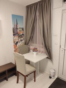 Posedenie v ubytovaní Room Marija
