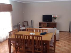 TV a/nebo společenská místnost v ubytování Cálido y confortable Chalet a metros Mendoza Plaza Shopping