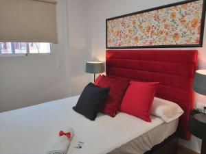 Postel nebo postele na pokoji v ubytování Apartamentos Rous - Solo adultos
