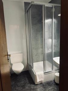 Un baño de Hotel Montana