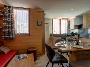 Kuchyň nebo kuchyňský kout v ubytování Superbe duplex rénové 3 ch, balcon, proche pistes, Val Thorens - FR-1-545-2