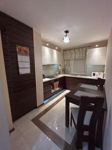 Η κουζίνα ή μικρή κουζίνα στο Apartament 3-pokojowy Klimatyzacja nr 2