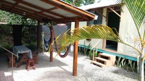 Mynd úr myndasafni af Container House Cahuita í Cahuita