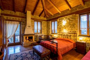 Posteľ alebo postele v izbe v ubytovaní Pigi Tarlampa Hotel