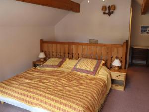 Postel nebo postele na pokoji v ubytování Appartement cosy 6 pers avec mezzanine et garage à Vars - FR-1-330B-162