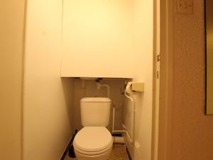 Koupelna v ubytování Appartement 6 pers. à Saint-Chaffrey avec balcon sud, parking, casier à skis et équipements complets - FR-1-330E-114 + 10 fotografií