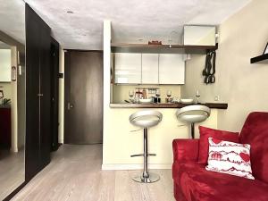 A kitchen or kitchenette at Pine Tree Studio Még 6 kép