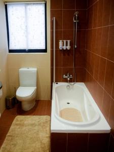Baðherbergi á Modern and Homely Apartment in Marsaskala