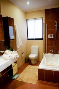 Baðherbergi á Modern and Homely Apartment in Marsaskala