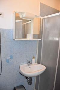 Kúpeľňa v ubytovaní Apartment in Biograd na Moru - Biograd Riviera 8171
