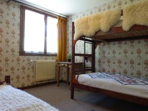 Postel nebo postele na pokoji v ubytování Appartement 5 pers. 2 étoiles au pied des pistes, Arêches-Beaufort, 36m², parking, proche randonnée - FR-1-342-155