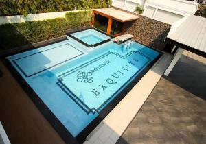 Bazén v ubytování 5BD Luxury Pool Villa Pattaya - Exquisite Pool Villa C nebo v jeho okolí
