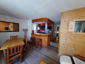Fotografia z galérie ubytovania Appartement au coeur du village ! - FR-1-515-151 v destinácii Villard-de-Lans