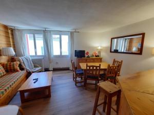 Zdjęcie z galerii obiektu Appartement au coeur du village ! - FR-1-515-151 w mieście Villard-de-Lans