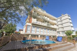 Bazén v ubytování Hotel Bisanzio nebo v jeho okolí