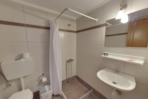 Kúpeľňa v ubytovaní Marirena Hotel