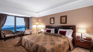 A bed or beds in a room at Crowne Plaza Istanbul Asia by IHG