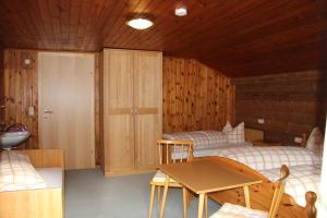 Posedenie v ubytovaní Gostanova Appartements