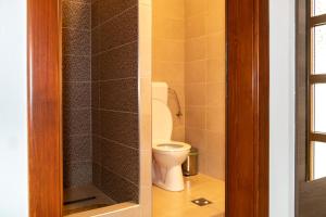 Casa Tofi Vendégház的一间浴室