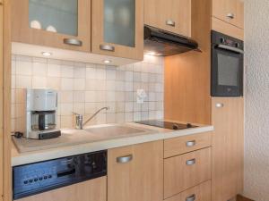 Köök või kööginurk majutusasutuses Appartement Le Monêtier-les-Bains, 1 pièce, 4 personnes - FR-1-330F-18