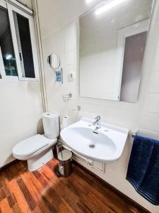 A bathroom at Lujoso piso en Plaza de Toros