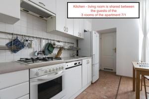 Kuchyňa alebo kuchynka v ubytovaní Home in Krakow Silvio's Apartments
