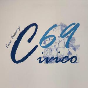 Vottorð, verðlaun, skilti eða annað skjal til sýnis á Civico69