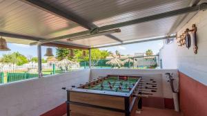 Stolní tenis v ubytování Los Arcángeles Chiclana de la Frontera by Ruralidays nebo okolí