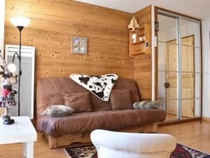 Gallery image of Studio cabine à Méribel, 4 personnes, terrasse sud, parking privé, casier à skis, lave-linge - FR-1-180-210 in Méribel